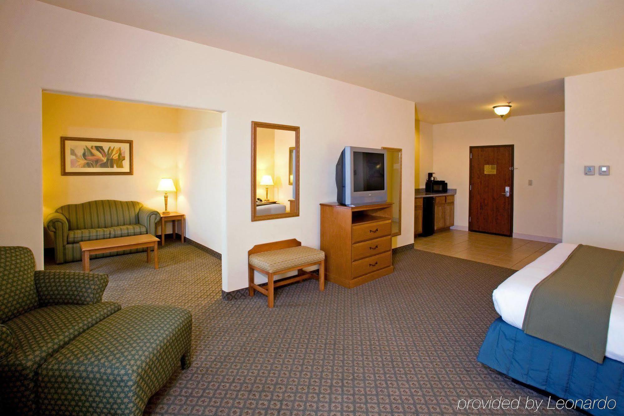 Holiday Inn Express Hotel & Suites Rio Grande City, An Ihg Hotel Zimmer foto